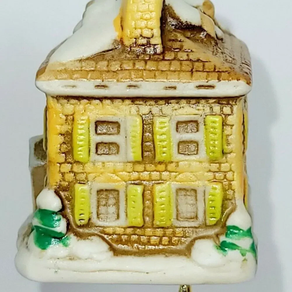 Vintage Christmas Ornament Colonial Style House 1986 Lefton Winter Snow